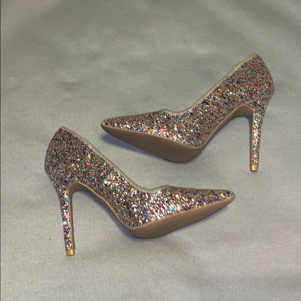 Heels - Picture 2 of 2